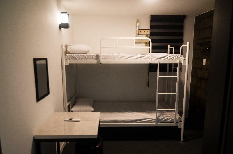 One Way Guesthouse Пусан Екстер'єр фото